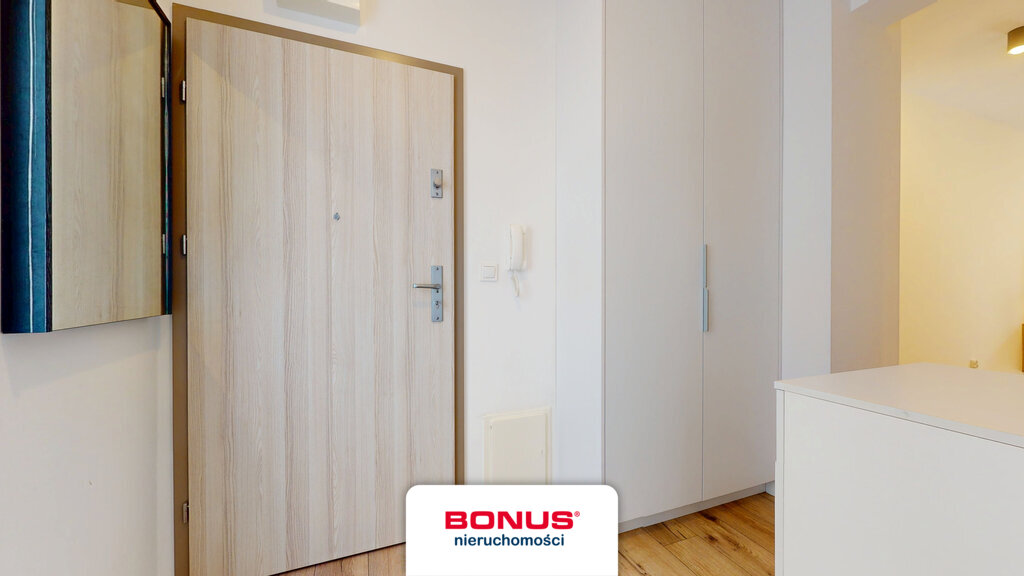 Apartament z ogródkiem i miejscem parkingowym. (9)