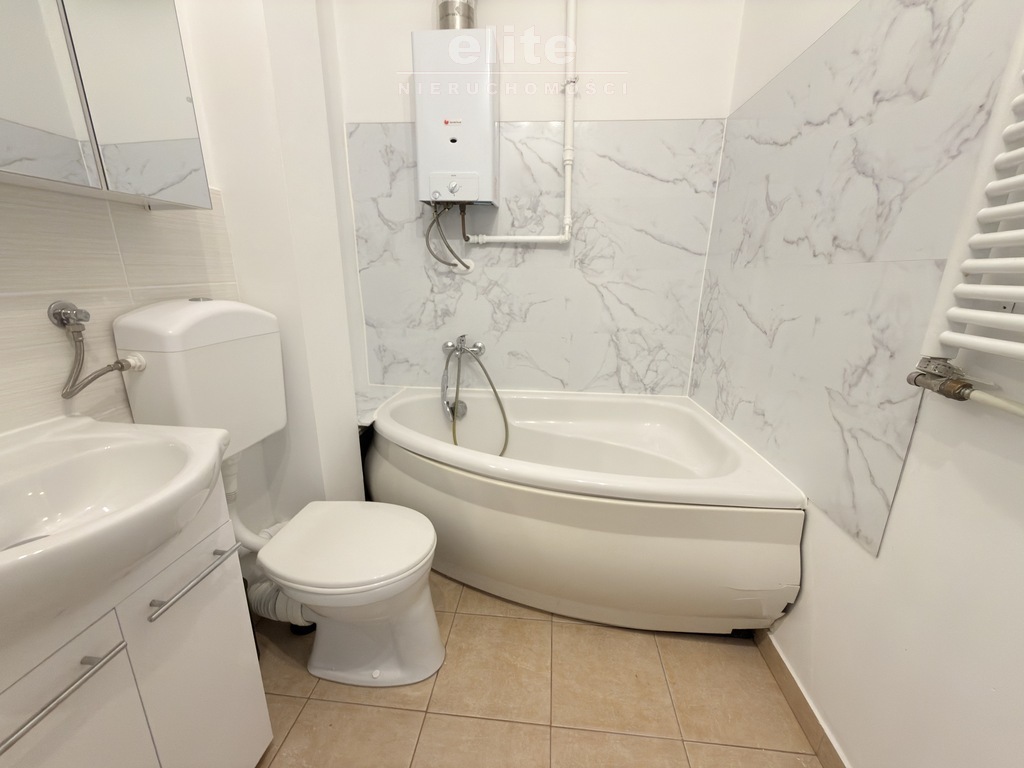 2 pok w pięknej kamienicy na biuro lub mieszkanie (9)