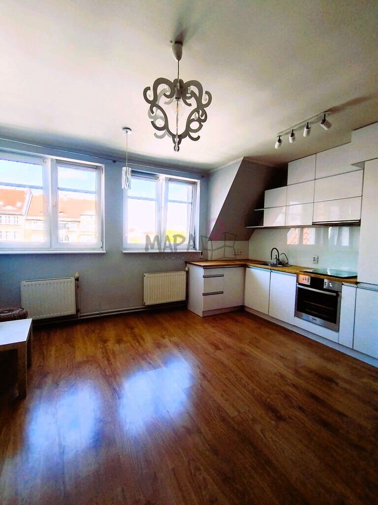 3 pokoje, budynek z 2002r., Centrum! (1)