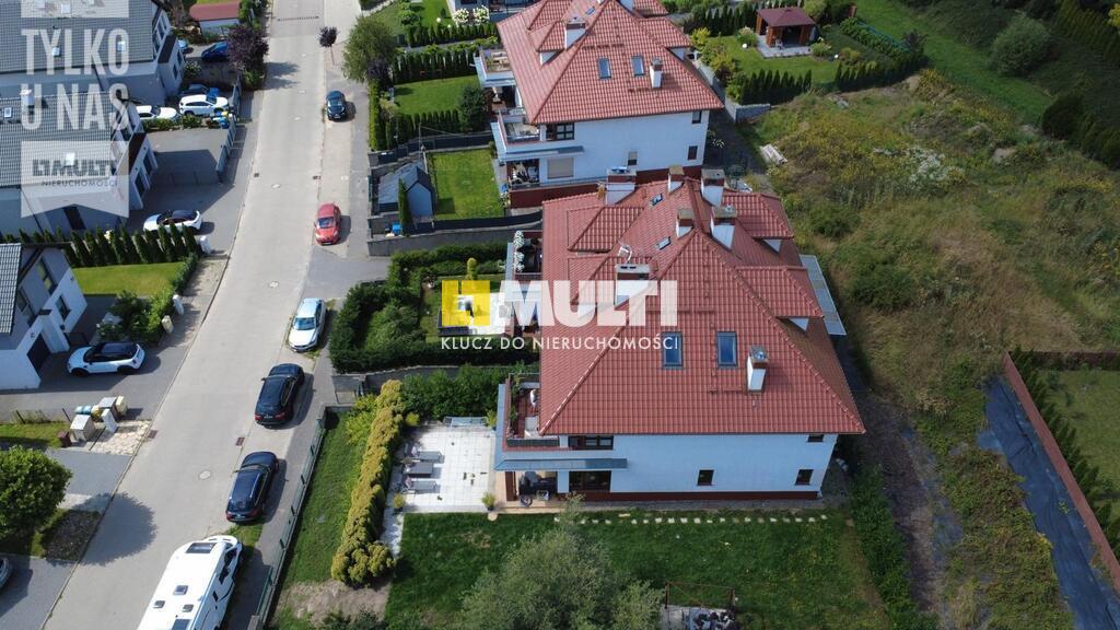 NOWA CENA 2 poziomy taras,ogród, piwnica i garaż (27)