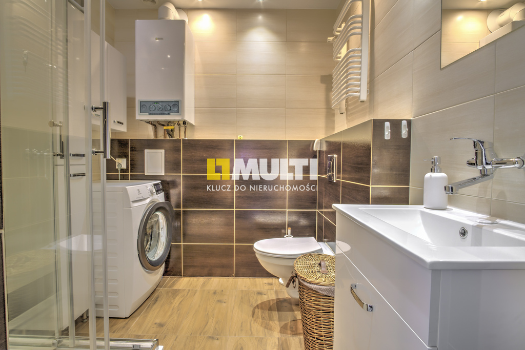 ul. Bankowa, dwa poziomy, 4 pokoje! (21)