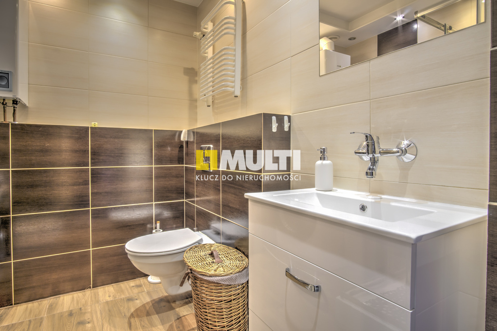 ul. Bankowa, dwa poziomy, 4 pokoje! (22)