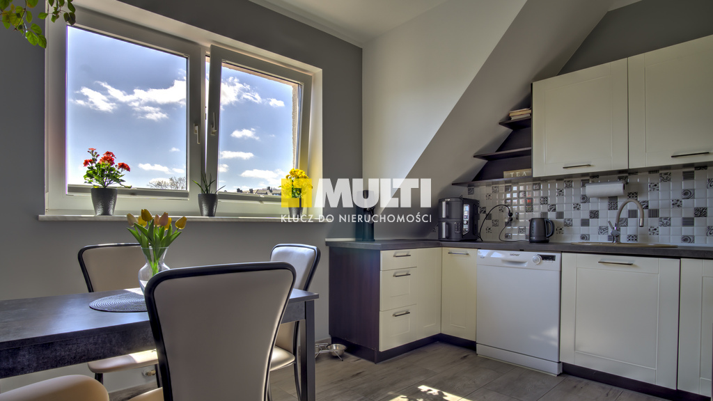 ul. Bankowa, dwa poziomy, 4 pokoje! (17)