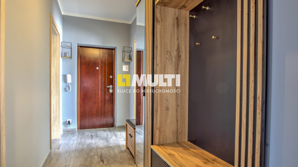 ul. Bankowa, dwa poziomy, 4 pokoje! (25)