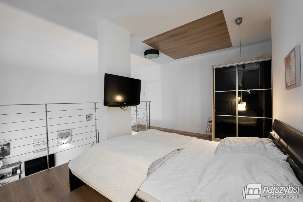 KOŁOBRZEG -  Z ANTRESOLĄ - 200M OD MORZA (11)