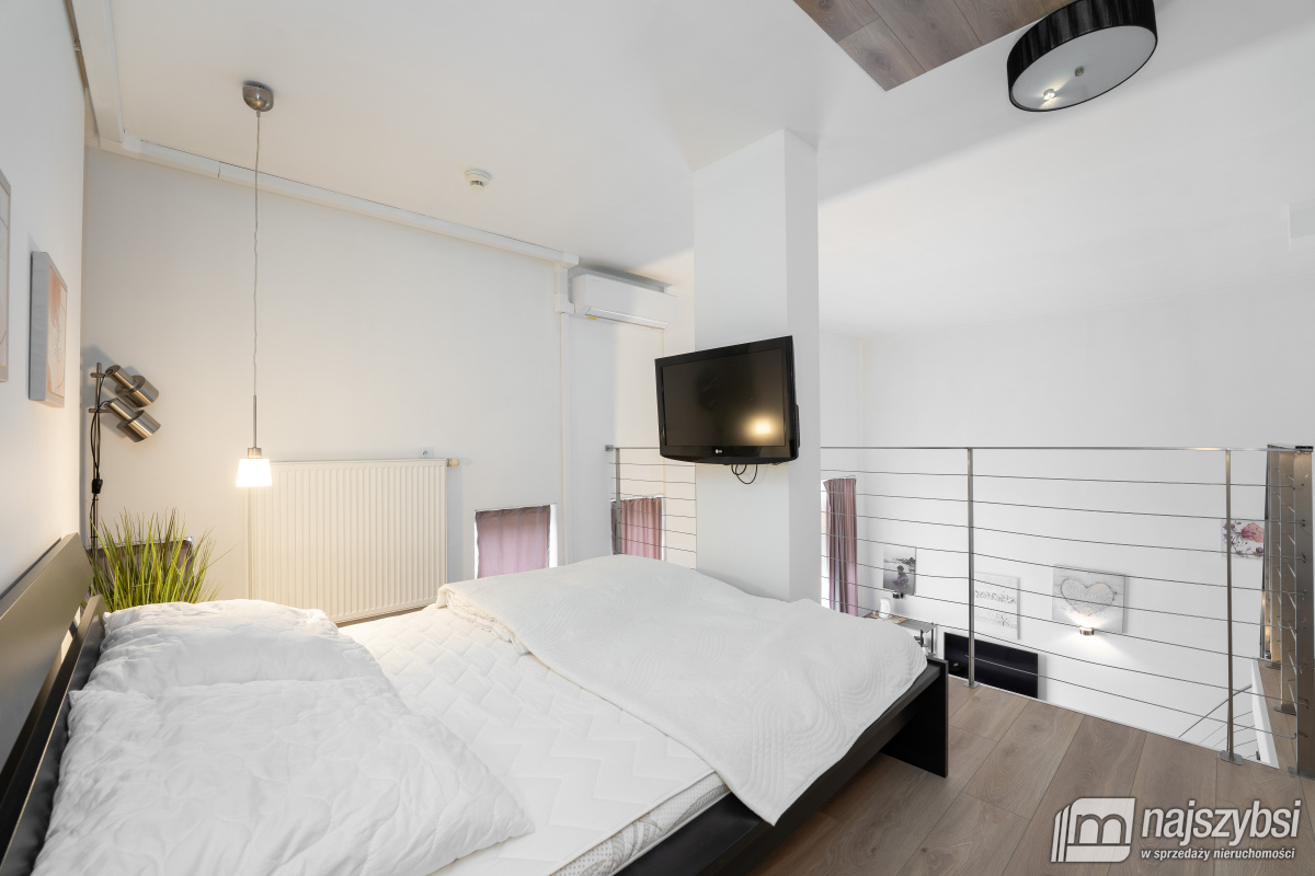 KOŁOBRZEG -  Z ANTRESOLĄ - 200M OD MORZA (9)