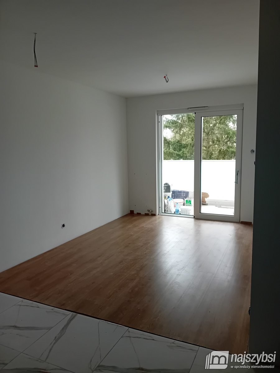 KOŁOBRZEG - 300m OD MORZA ! (1)