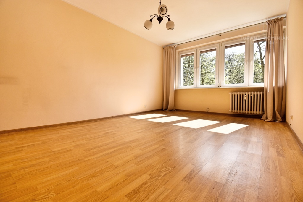 Rozkładowe, dwustronne na wysokim parterze (1)