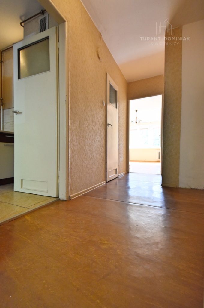 Rozkładowe, dwustronne na wysokim parterze (12)