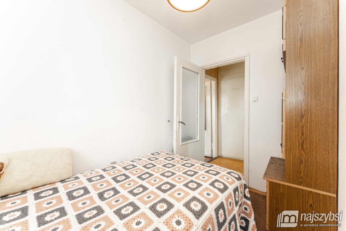 Nowogard-trzy pokoje na 1 piętrze w centrum (12)
