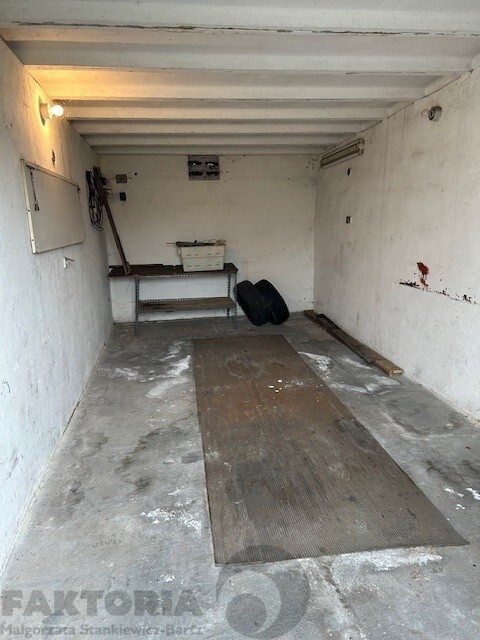 Pomorzany murowany garaż 20 m2 za 35 tys. (5)