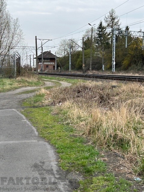 Pomorzany murowany garaż 20 m2 za 35 tys. (7)