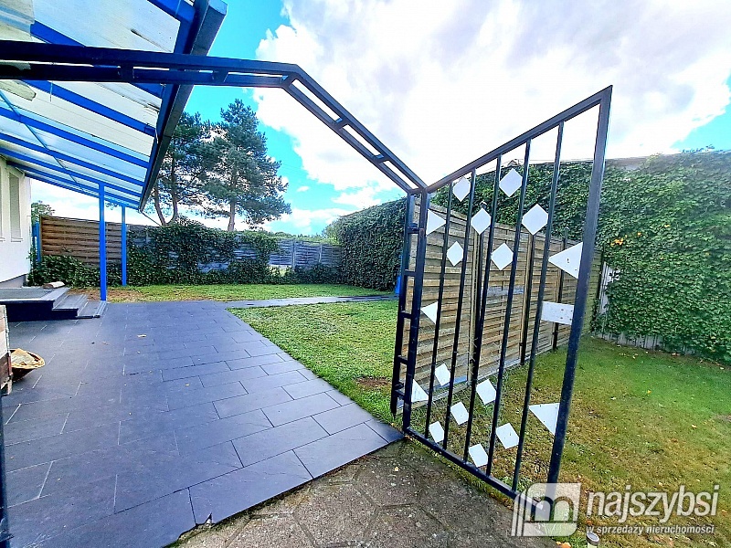 ***Dom wolnostojący + hale produkcyjno-magazynowe  (11)