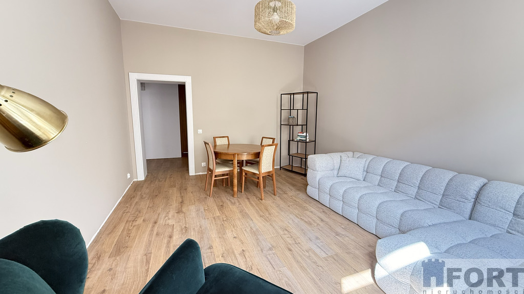 Mieszkanie 3 pokojowe w centrum, 1 piętro (3)