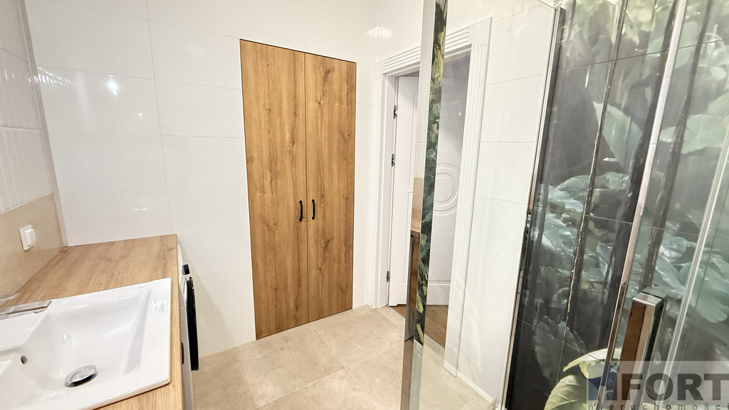 Mieszkanie 3 pokojowe w centrum, 1 piętro (5)