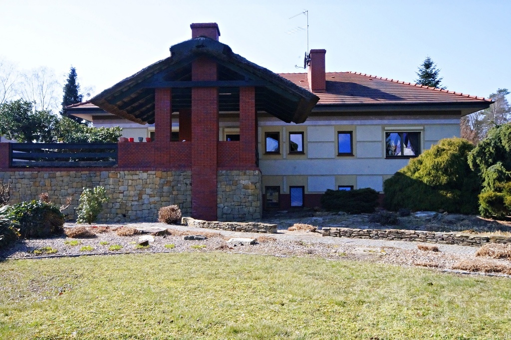 Dom 240m2 2 mieszkania plus budynek usługowy (22)
