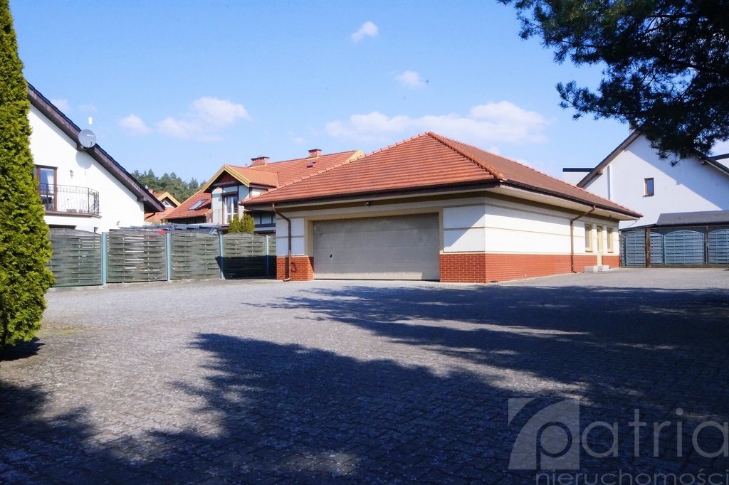 Dom 240m2 2 mieszkania plus budynek usługowy (23)