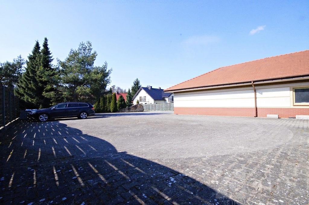 Dom 240m2 2 mieszkania plus budynek usługowy (24)
