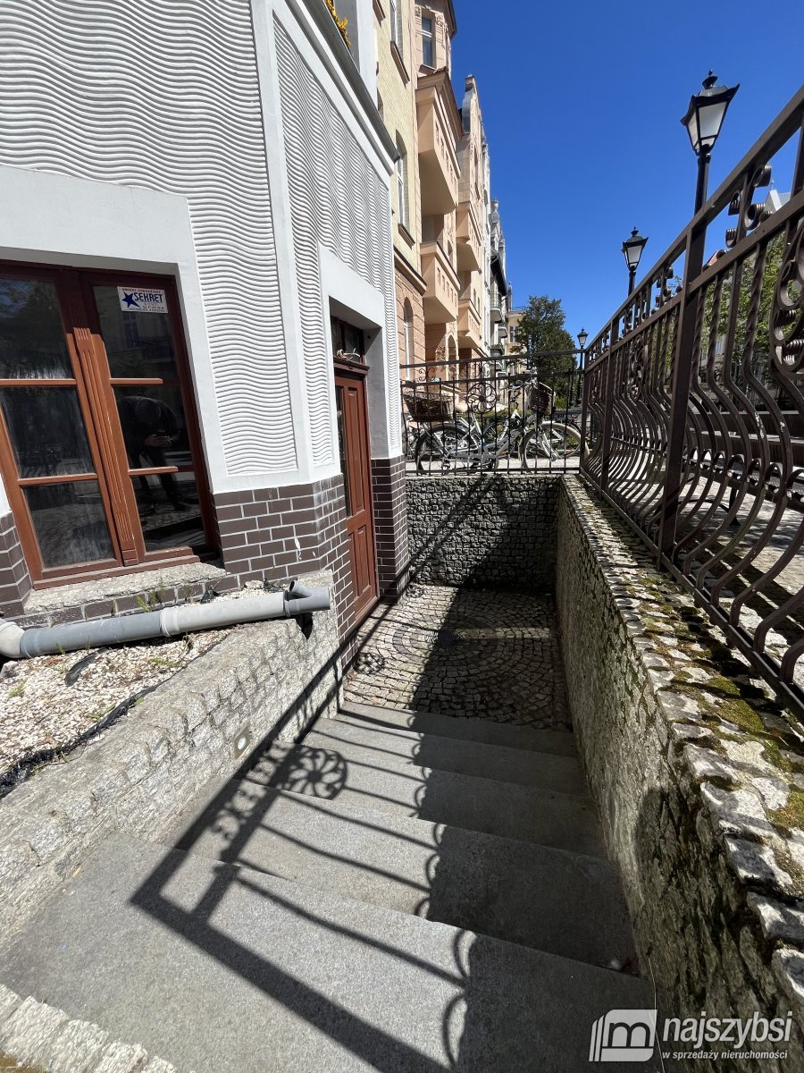 Świnoujście - Duży inwestycyjny lokal w centrum (11)