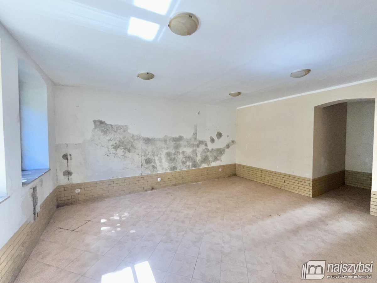 Świnoujście - Duży inwestycyjny lokal w centrum (4)