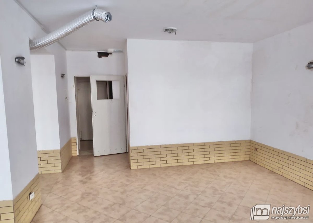 Świnoujście - Duży inwestycyjny lokal w centrum (8)
