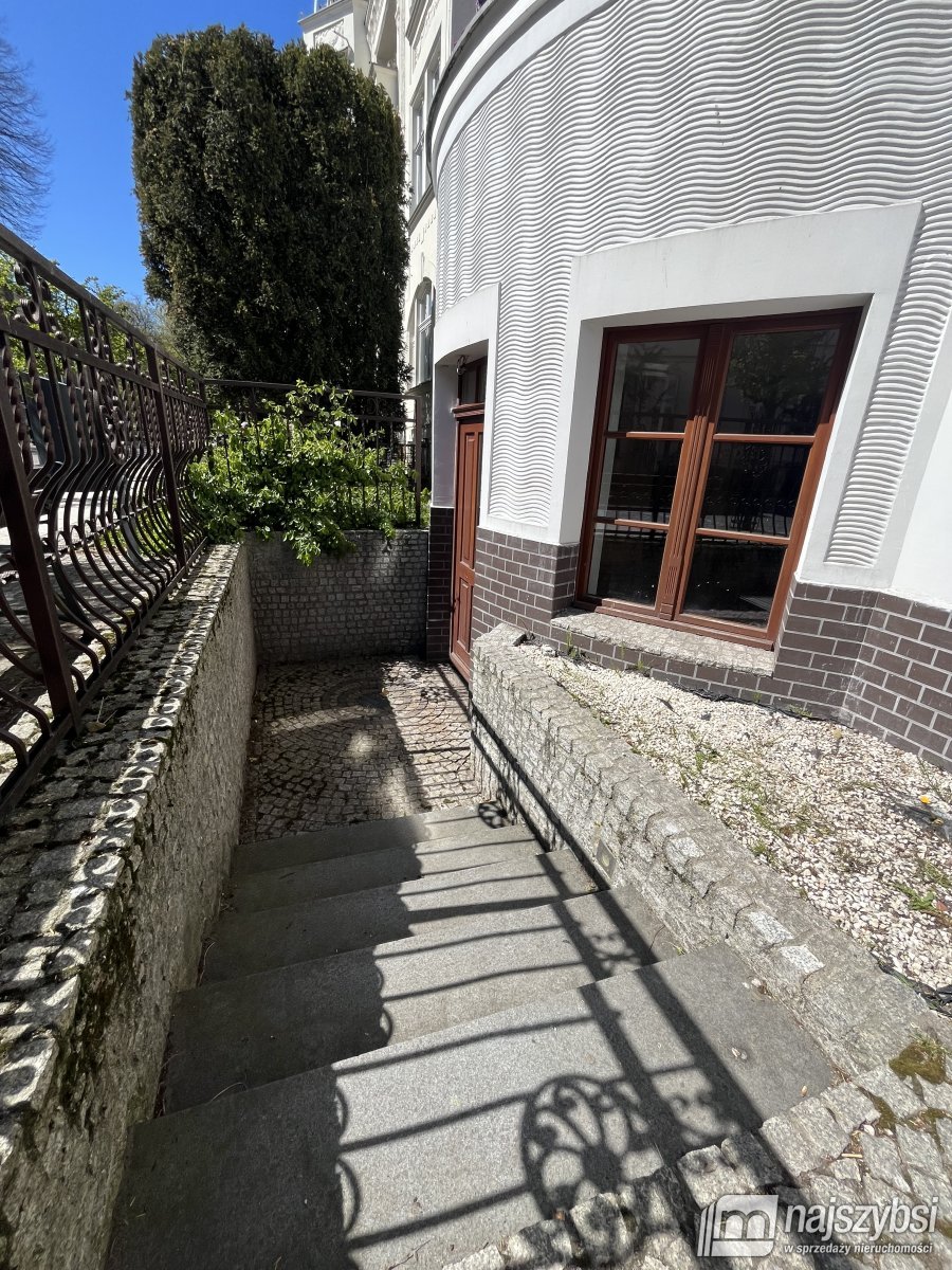 Świnoujście - Duży inwestycyjny lokal w centrum (9)