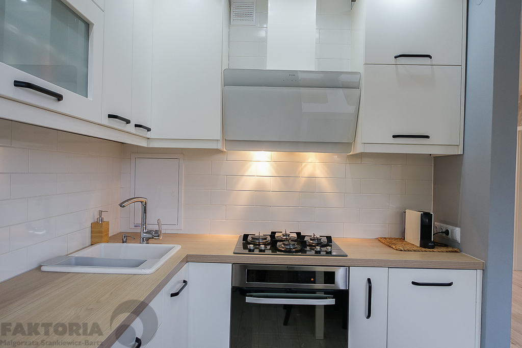 Os. Słoneczne 4 pokoje, I p./IVp. balkon (17)