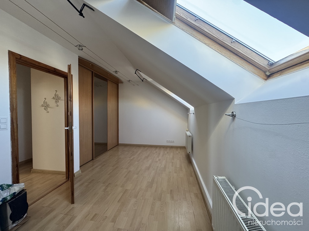 Mieszkanie dwupoziomowe, 64m2, 3 pokoje, Centrum (10)