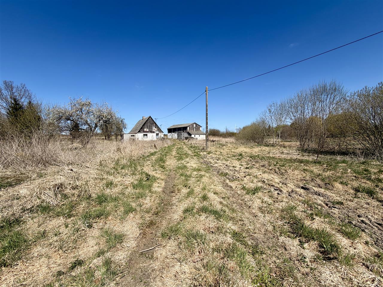 Dom do remontu | Wiekowice | gm. Darłowo | działka (1)