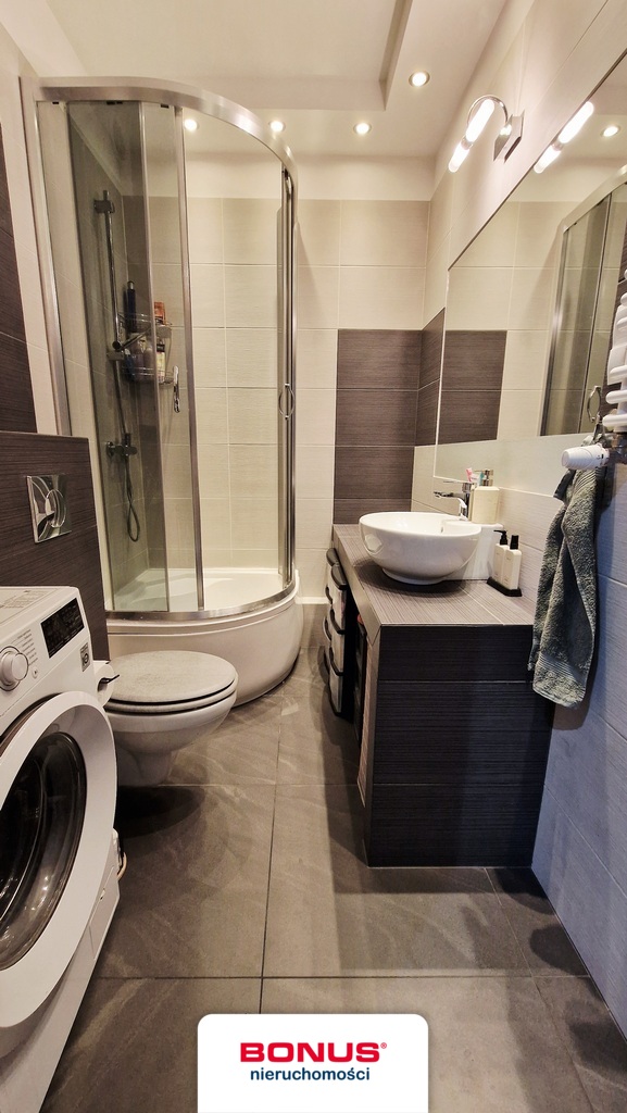 Dwa pokoje z miejscem postojowym i balkonem (7)