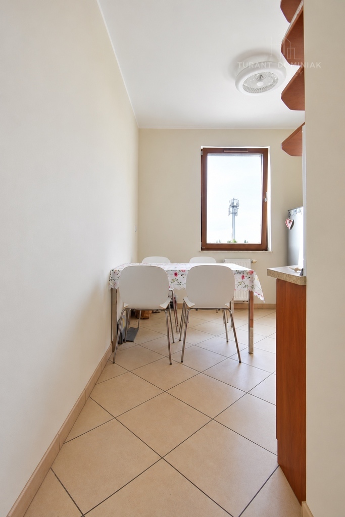 Umeblowany apartament z dużym balkonem (3)