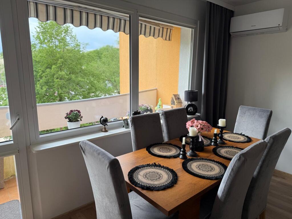 3 pokoje, klimatyzacja, balkon z markizą, Police (5)