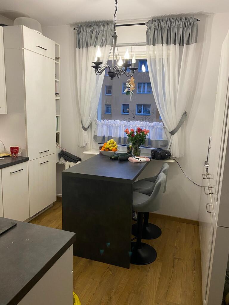 3 pokoje, klimatyzacja, balkon z markizą, Police (10)