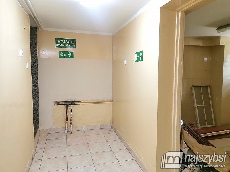 ***Duży lokal w centrum Kamienia Pomorskiego*** (11)