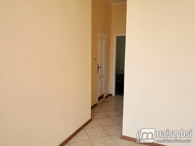 ***Duży lokal w centrum Kamienia Pomorskiego*** (4)