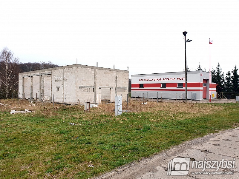 Warsztat samochodowy trzystanowiskowy w budowie (4)