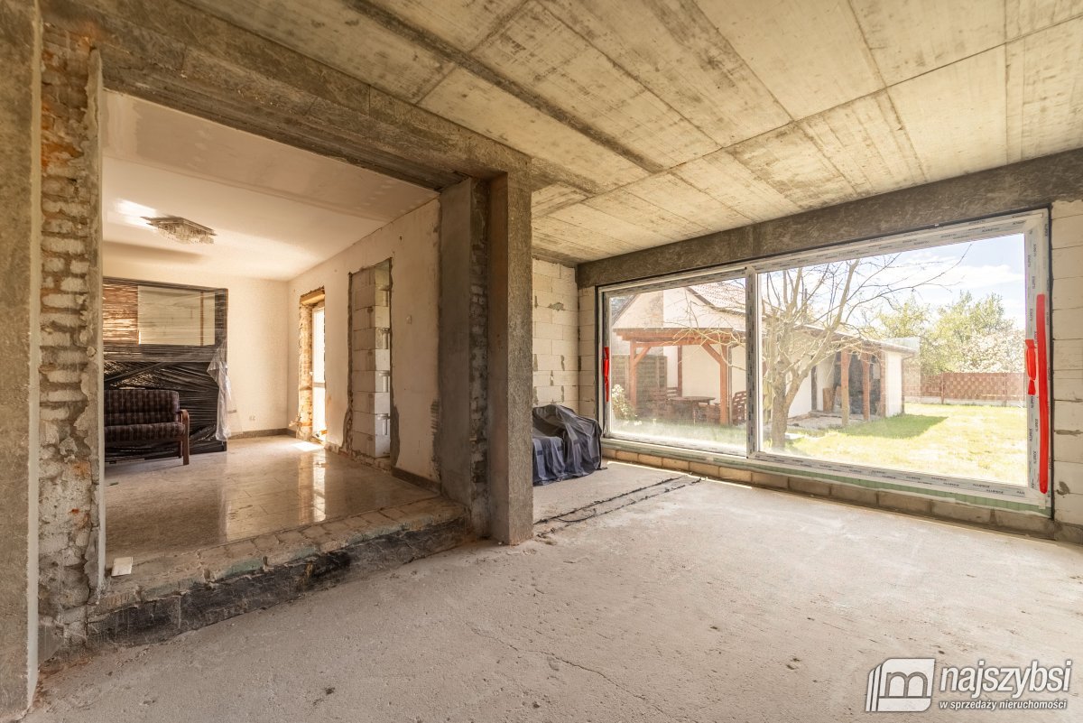 Załom - Rozbudowany bliźniak 124m2 + budynek 25m2 (12)