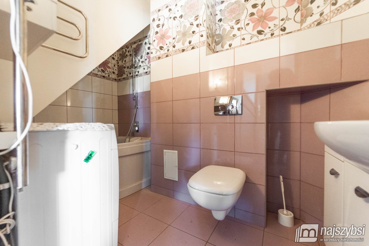Załom - Rozbudowany bliźniak 124m2 + budynek 25m2 (15)