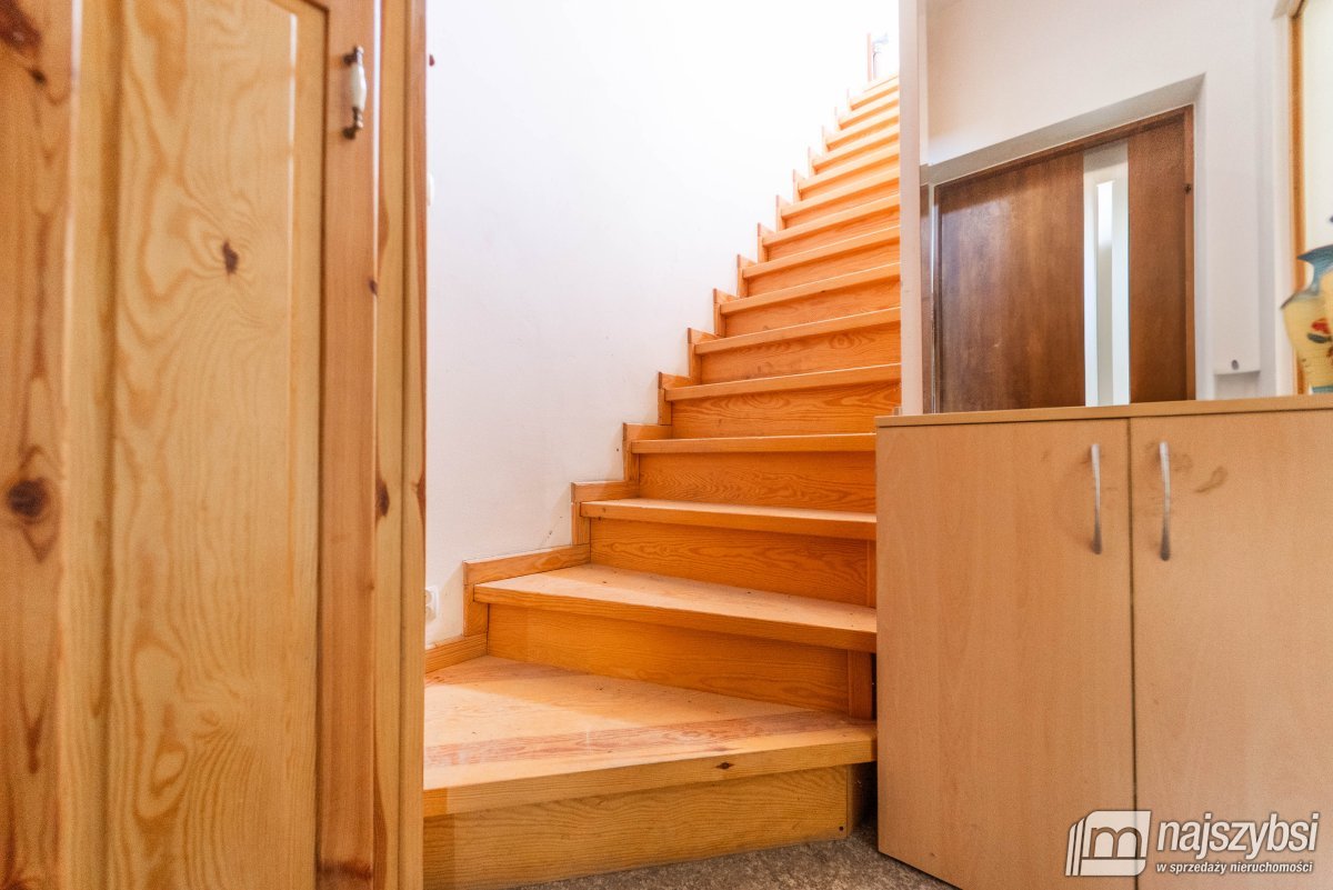 Załom - Rozbudowany bliźniak 124m2 + budynek 25m2 (16)