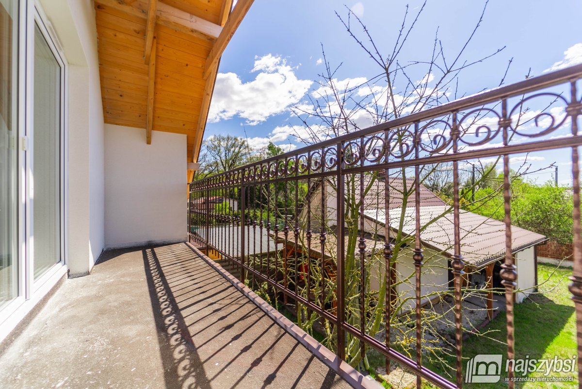 Załom - Rozbudowany bliźniak 124m2 + budynek 25m2 (24)