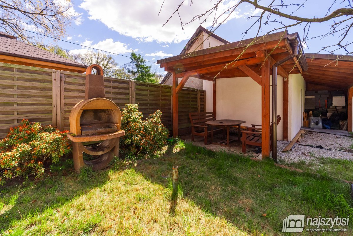 Załom - Rozbudowany bliźniak 124m2 + budynek 25m2 (26)