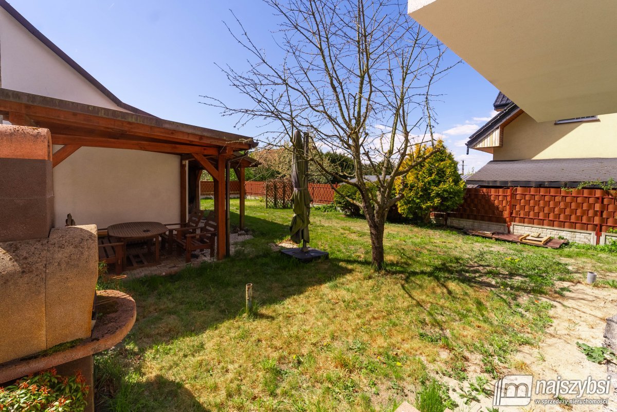 Załom - Rozbudowany bliźniak 124m2 + budynek 25m2 (29)