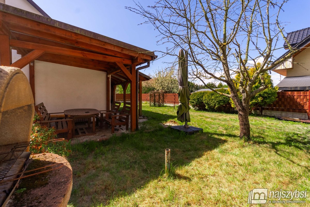 Załom - Rozbudowany bliźniak 124m2 + budynek 25m2 (32)