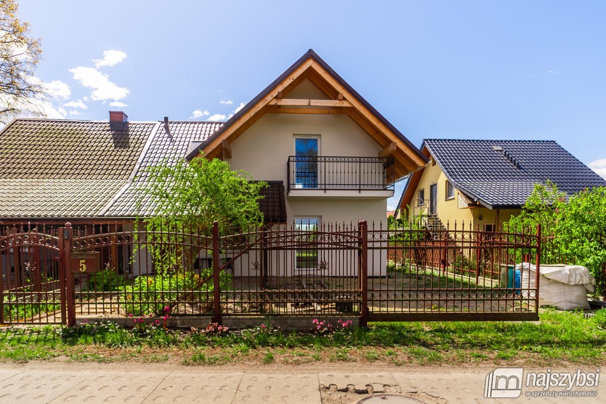 Załom - Rozbudowany bliźniak 124m2 + budynek 25m2 (39)
