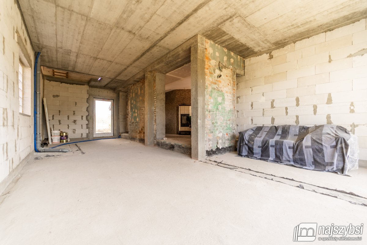 Załom - Rozbudowany bliźniak 124m2 + budynek 25m2 (6)