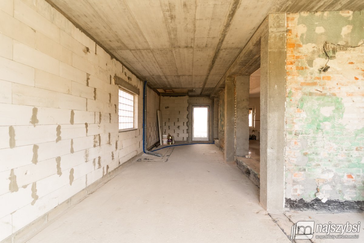 Załom - Rozbudowany bliźniak 124m2 + budynek 25m2 (7)