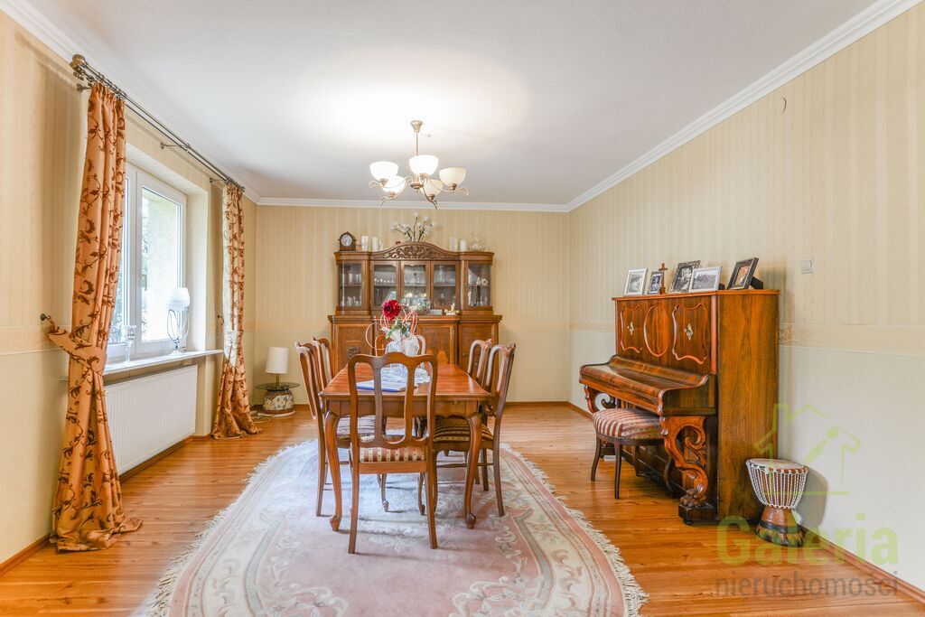 Wyjątkowy dom z duszą i rajskim ogrodem, 270m2. (4)