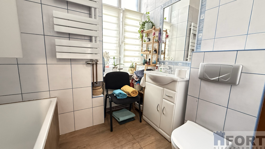 Lokal biurowy z opcją samodzielnej kawalerki (13)