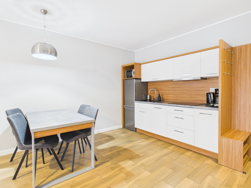 Wygodny apartament z balkonem w Pogorzelicy (4)