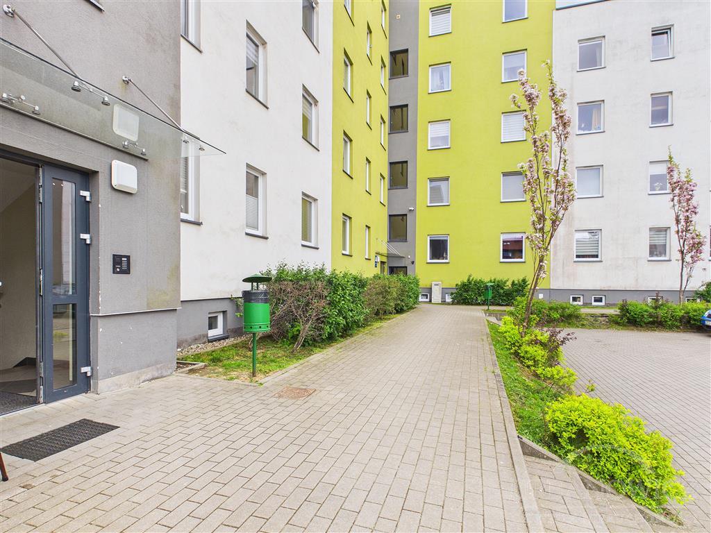 3-pok. mieszkanie z dużą loggią na 2 piętrze. (15)